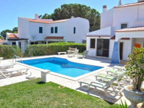 Spacious villa in the typical Portuguese style with private swimming pool near Vilamoura